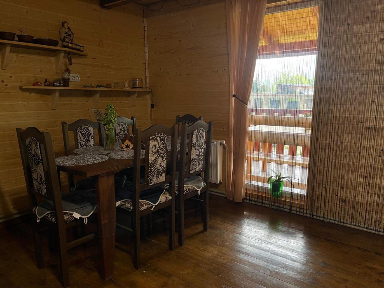 Карпатський Котедж Karpatian Cottage Vorokhta Bilik gambar